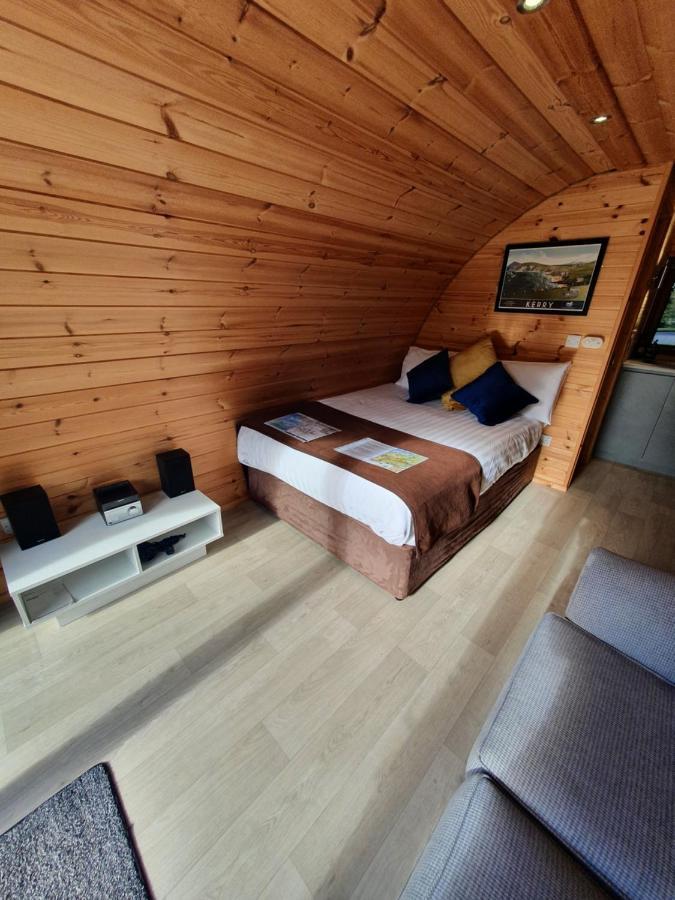 Priory Glamping Pods And Guest Accommodation Киларни Екстериор снимка