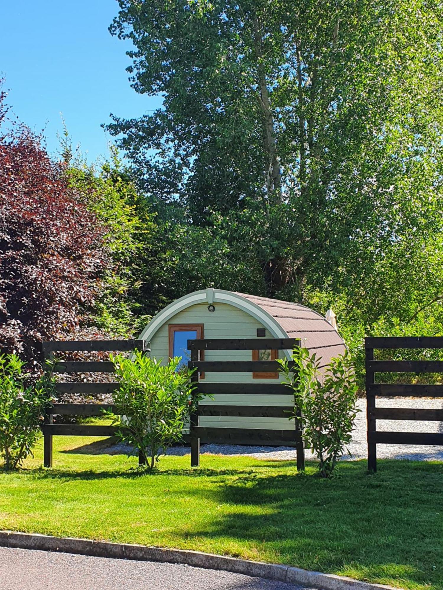 Priory Glamping Pods And Guest Accommodation Киларни Екстериор снимка