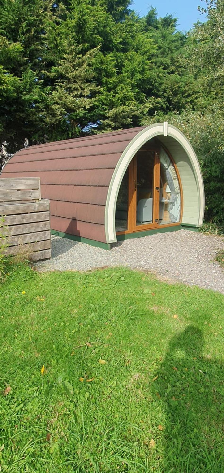 Priory Glamping Pods And Guest Accommodation Киларни Екстериор снимка