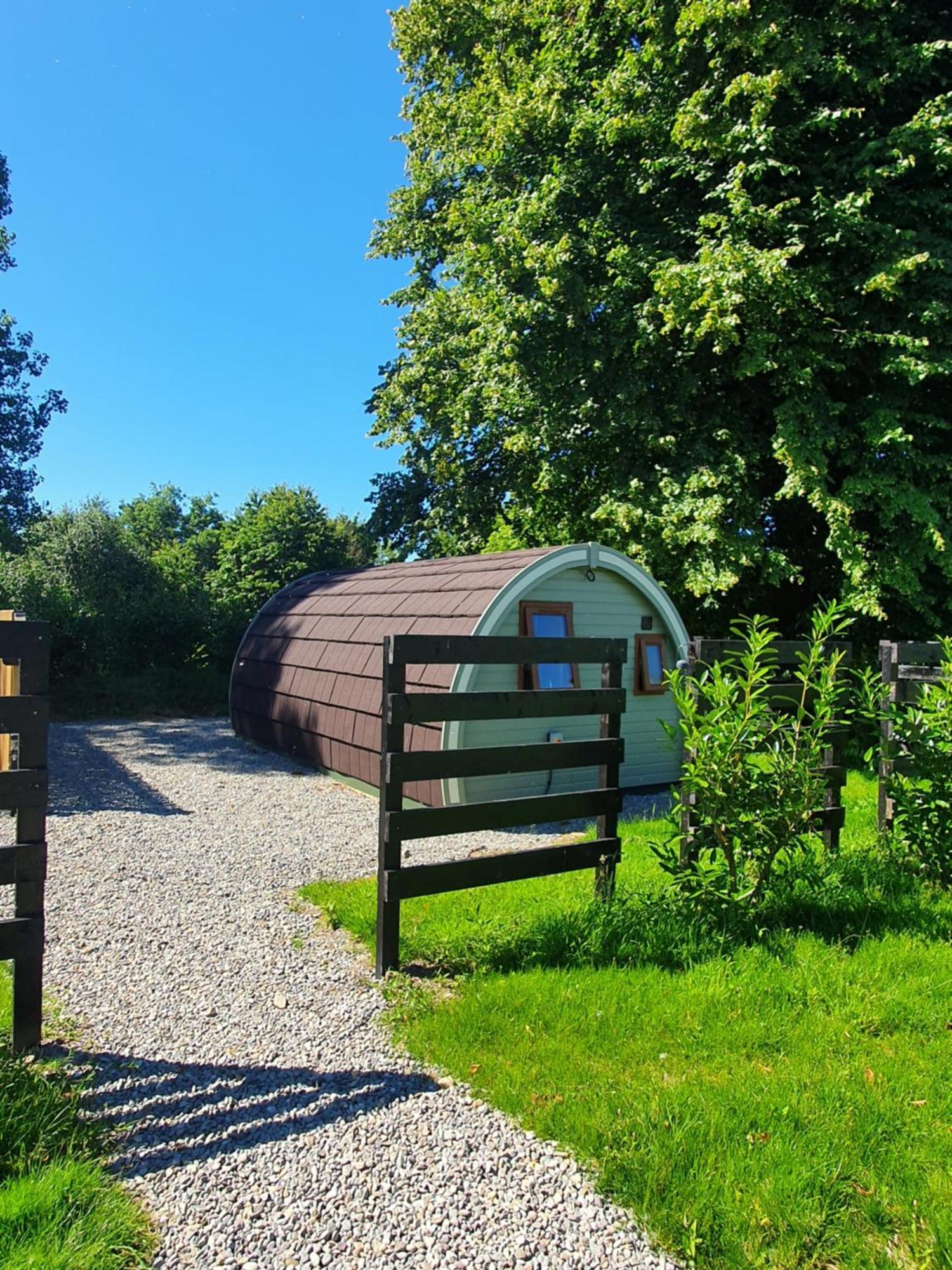 Priory Glamping Pods And Guest Accommodation Киларни Екстериор снимка